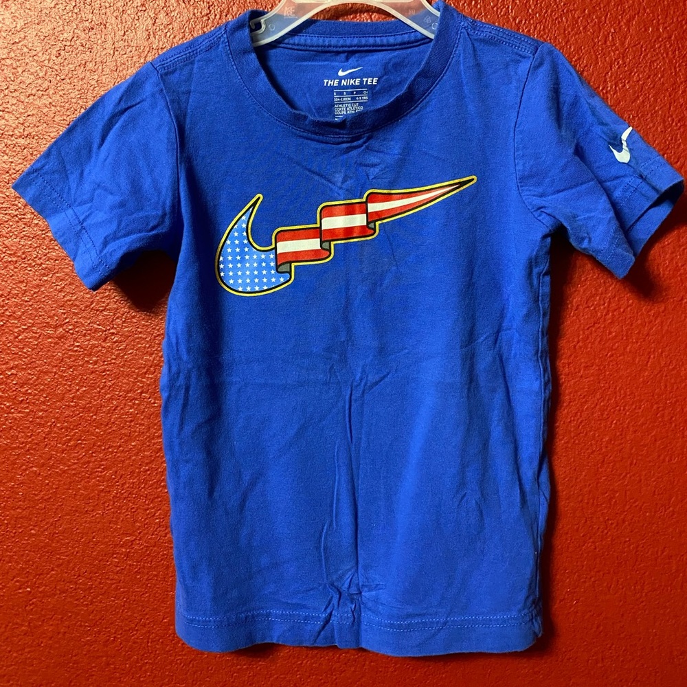 3/$14 Nike kid T-shirt, short sleeve size‎ 4-5